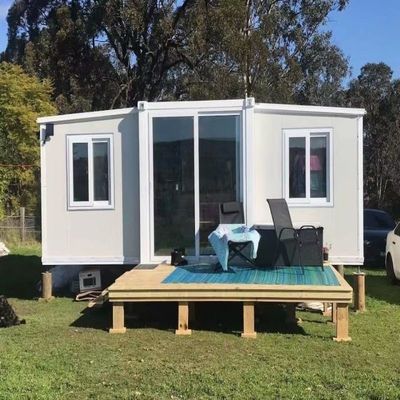 Experience Luxury Living with this Customizable 3 Bedroom Expandable Container House